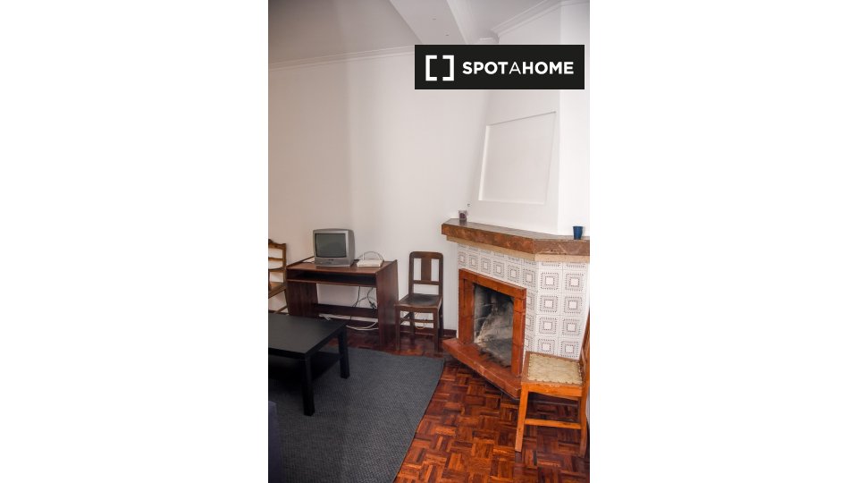 Double room Coimbra, 5 beds — photo 8