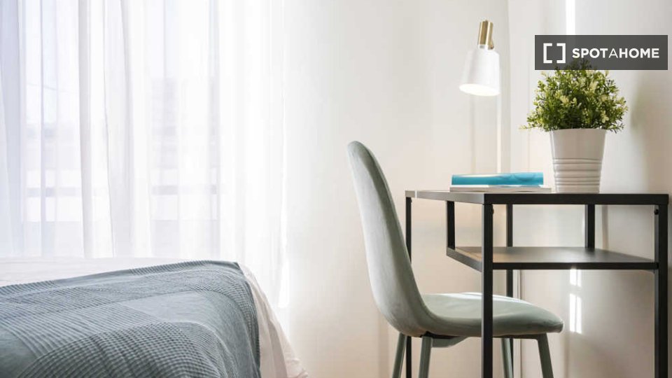 Double room Madrid, 17 beds — photo 47