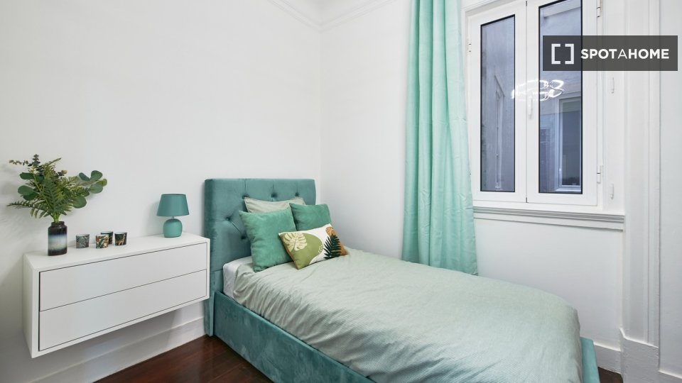 Double room Lisbon, 8 beds — photo 34