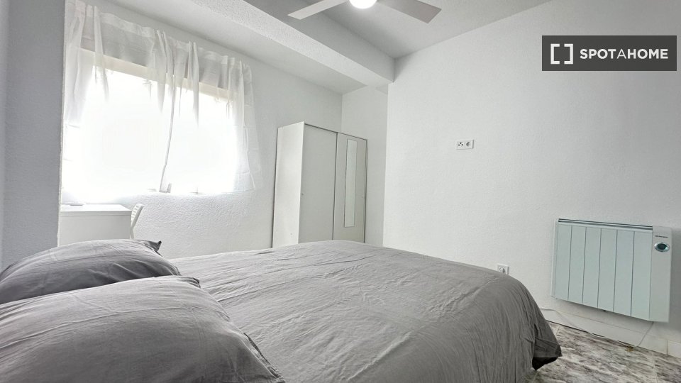 Double room Madrid, 5 beds — photo 19