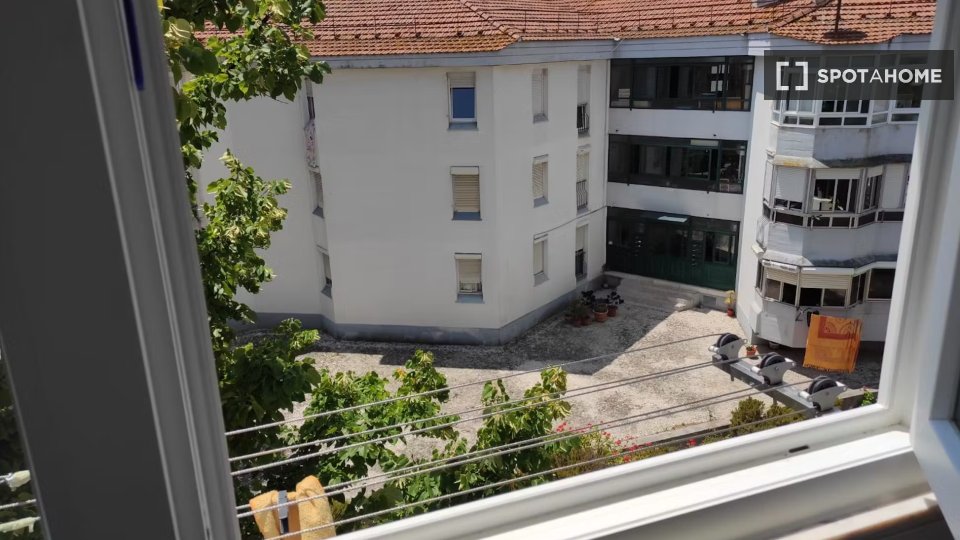 Double room Lisbon, 4 beds — photo 12