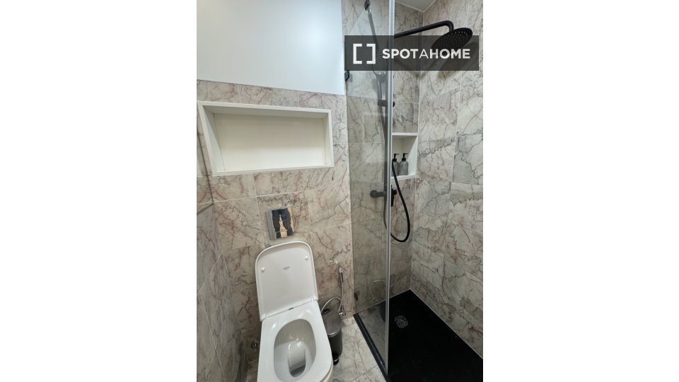 Apartment Lisbon, 3 beds, 85m² — photo 12