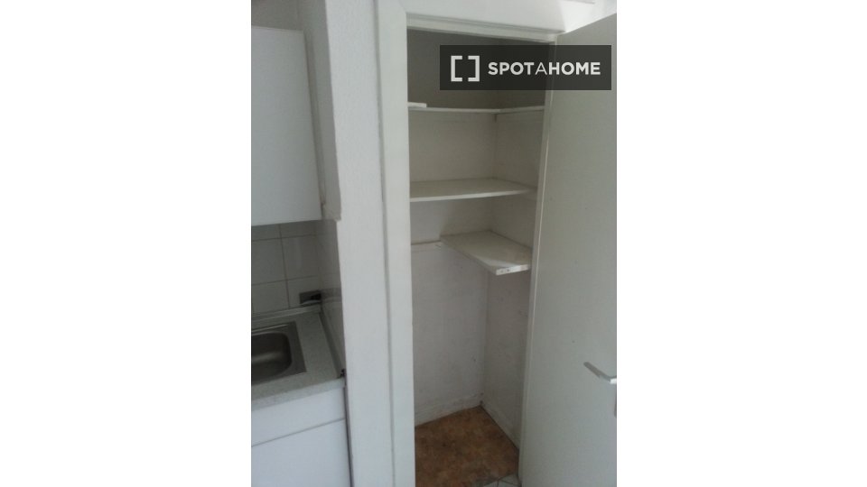 Double room Hamburg, 3 beds, 67m² — photo 1