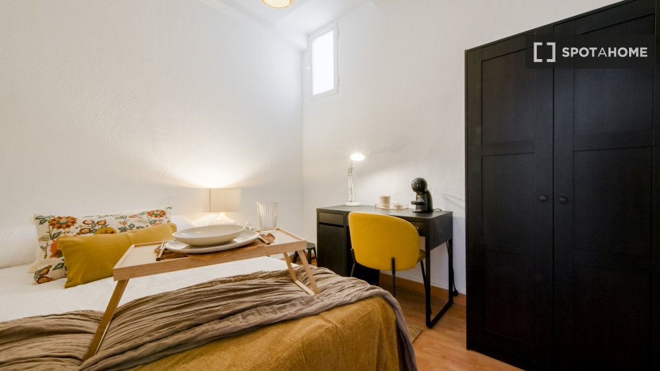 Double room Madrid, 5 beds — photo 5