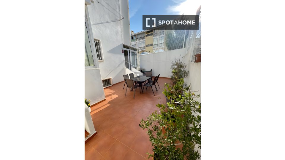 Apartment Lisbon, 2 beds, 70m² — photo 14