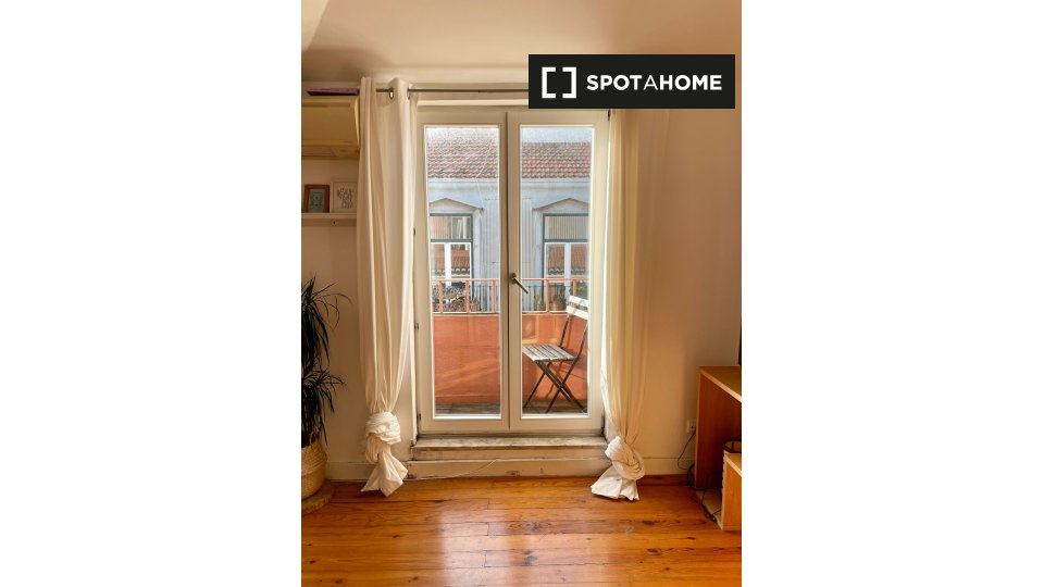 Apartment Lisbon, 2 beds, 75m² — photo 5