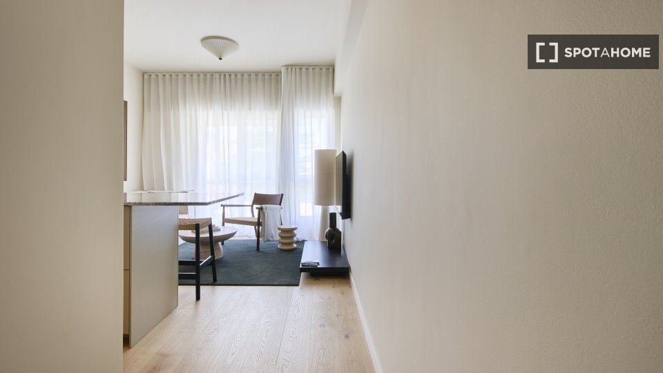 Apartment Lisbon, 1 bed — photo 10