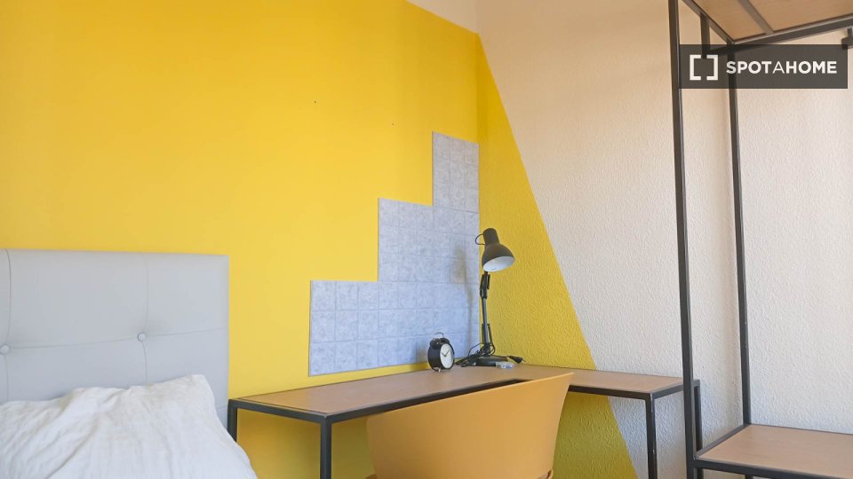 Double room Madrid, 6 beds — photo 9