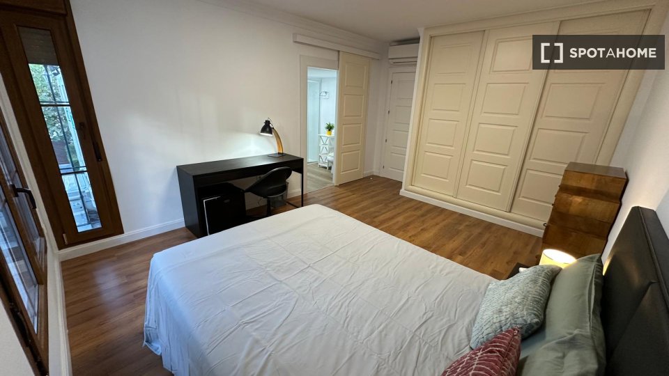 Double room Malaga, 9 beds, 25m² — photo 17