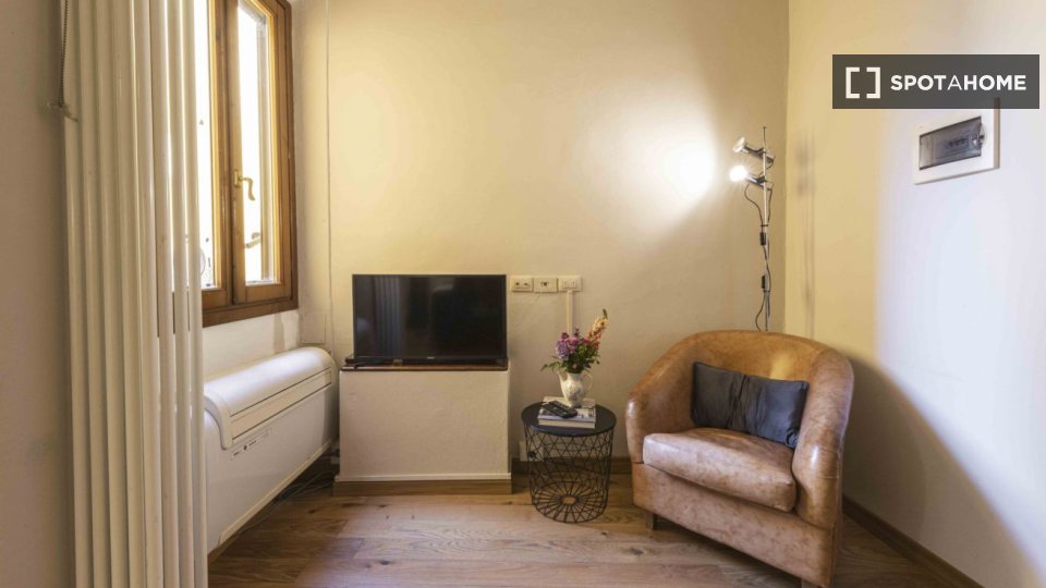 Apartment Florence, 1 bed — photo 2