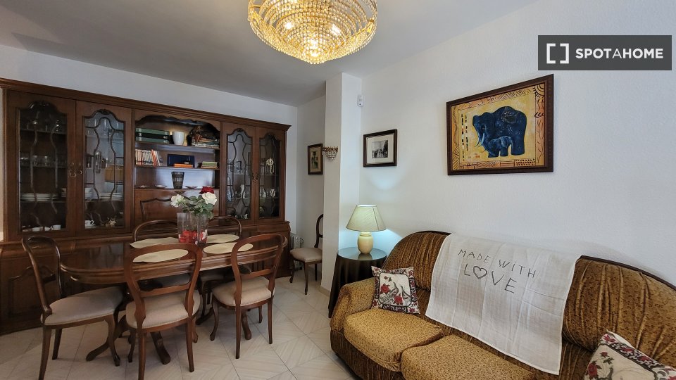 Apartment Malaga, 2 beds, 91m² — photo 2