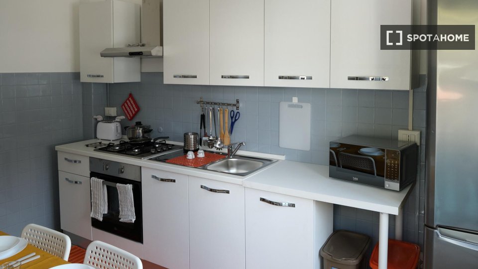 Double room Naples, 4 beds — photo 4