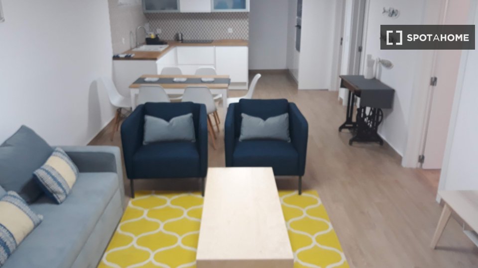 Double room Lisbon, 3 beds, 100m² — photo 3