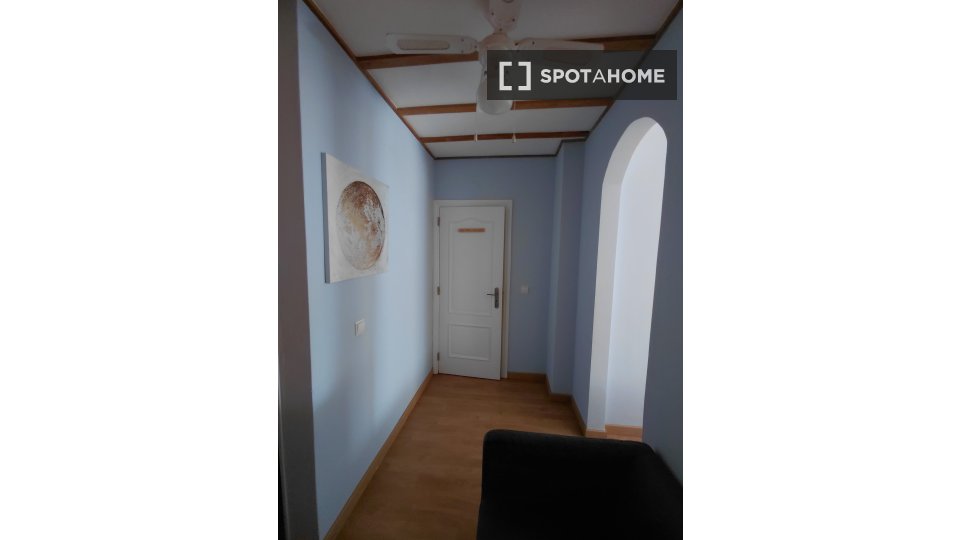 Double room Lisbon, 3 beds, 124m² — photo 6