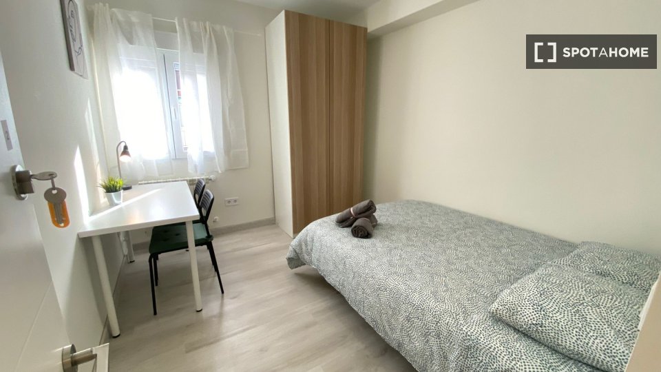 Double room Madrid, 4 beds — photo 17
