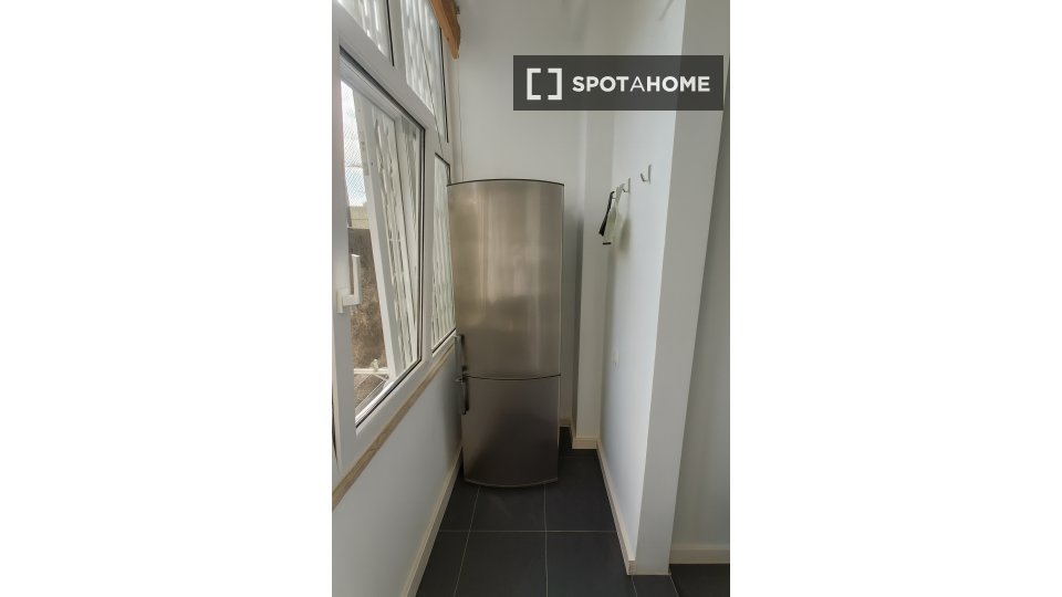 Double room Lisbon, 2 beds — photo 32
