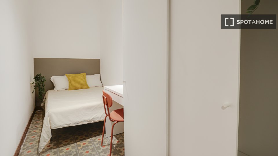 Double room Barcelona, 6 beds, 100m² — photo 7