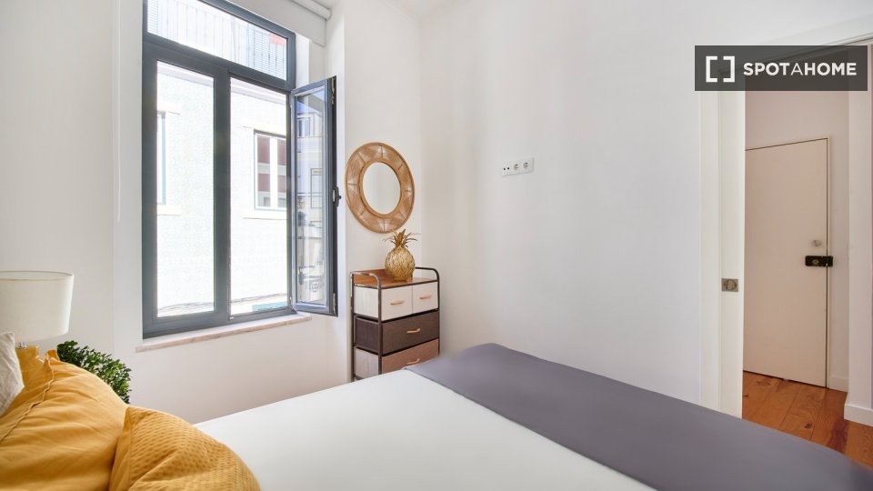 Apartment Lisbon, 2 beds, 45m² — photo 50