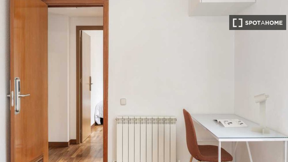 Double room Madrid, 10 beds — photo 17