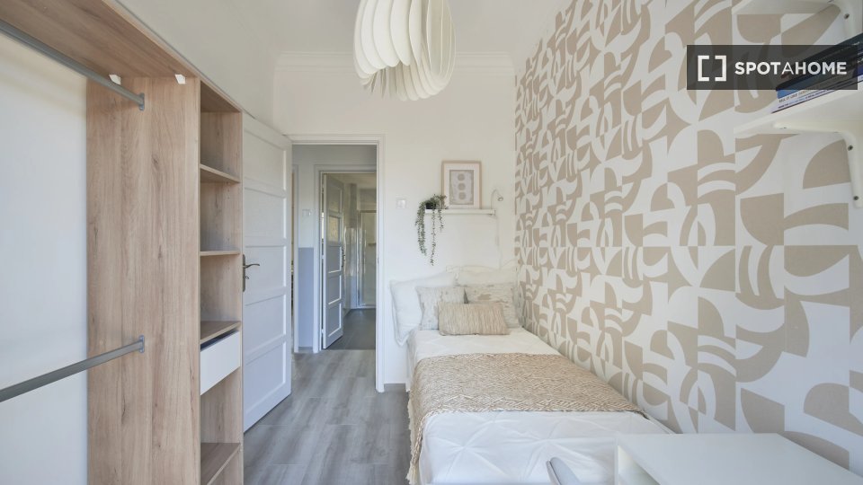 Double room Lisbon, 4 beds — photo 2