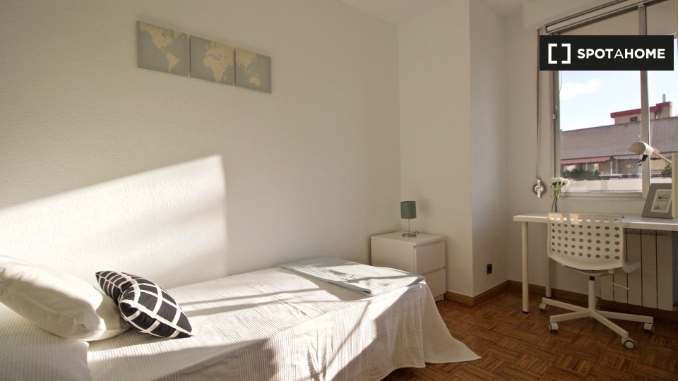 Double room Madrid, 4 beds, 120m² — photo 32