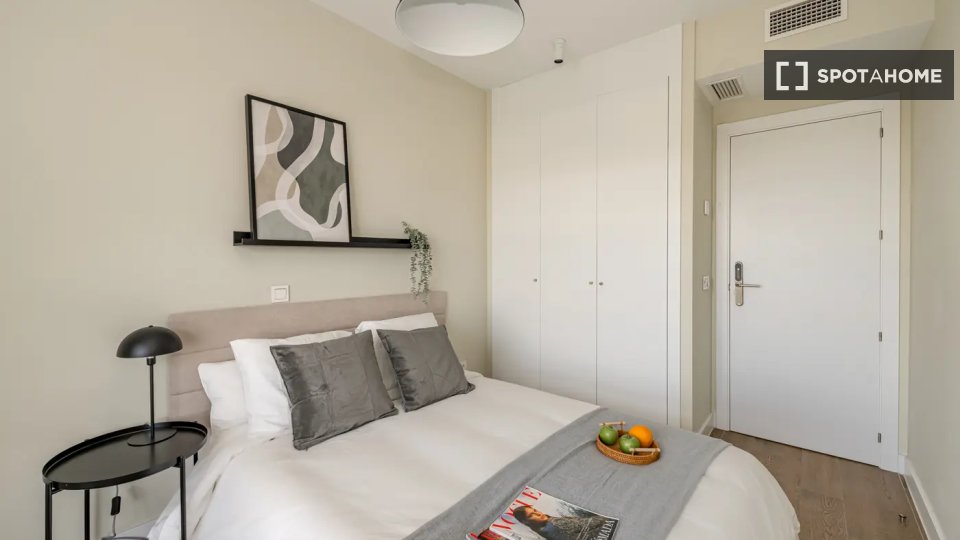 Double room Madrid, 5 beds — photo 5