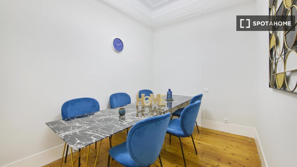 Double room Lisbon, 9 beds — photo 16