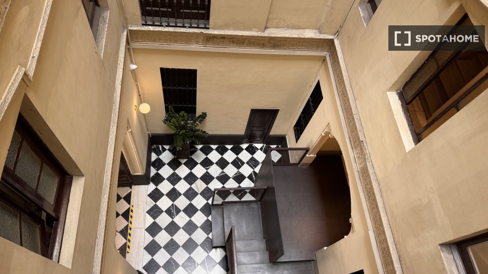 Double room Barcelona, 5 beds — photo 18