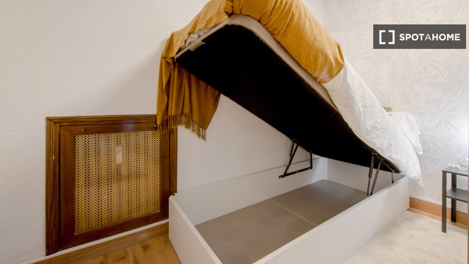 Double room Madrid, 6 beds — photo 1