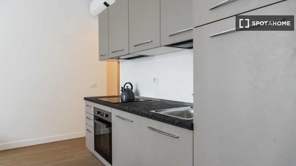 Apartment Milan, 1 bed, 59m² — photo 8
