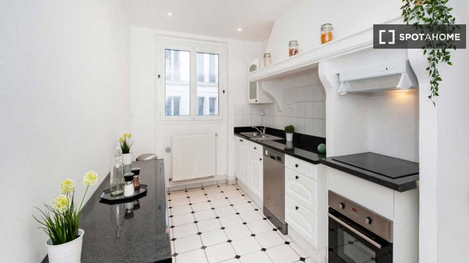 Double room Paris, 5 beds, 140m² — photo 15