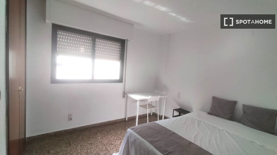 Double room Valencia, 4 beds, 120m² — photo 9