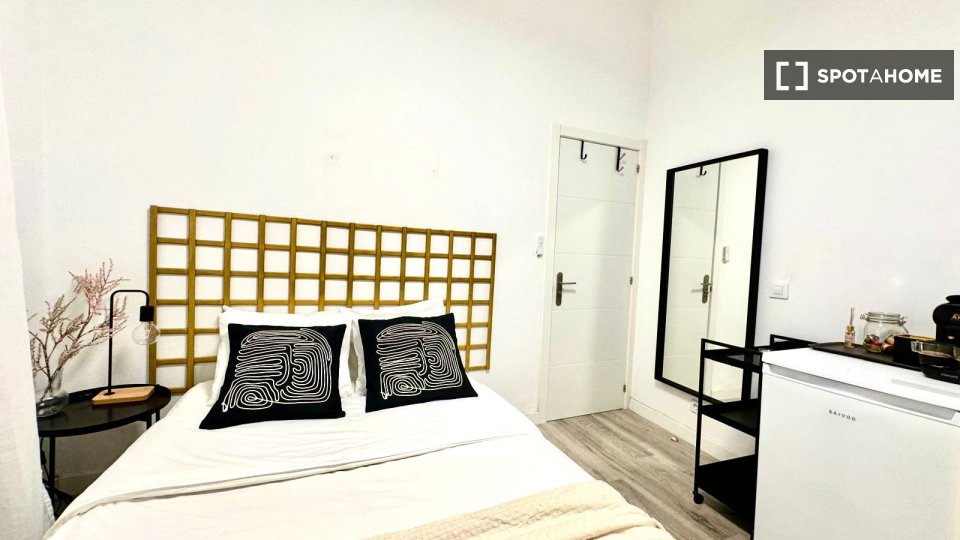 Double room Madrid, 6 beds — photo 46