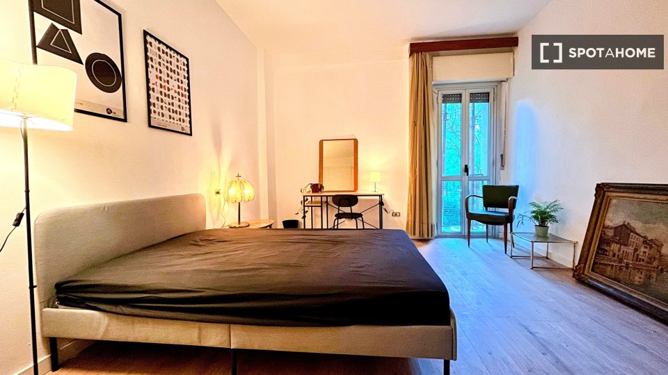 Double room Milan, 3 beds, 85m² — photo 9