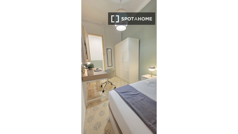 Double room Barcelona, 7 beds, 210m² — photo 7