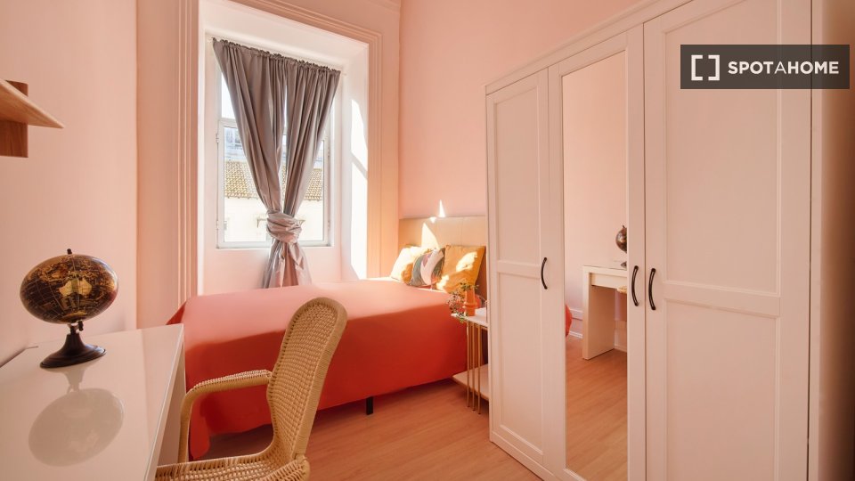Double room Lisbon, 9 beds — photo 37