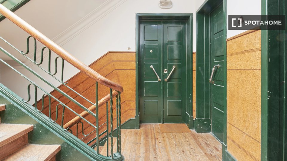 Double room Lisbon, 4 beds — photo 19