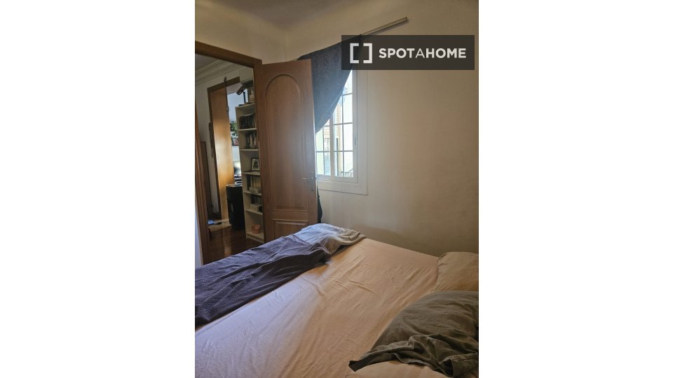 Double room Barcelona, 2 beds, 75m² — photo 18