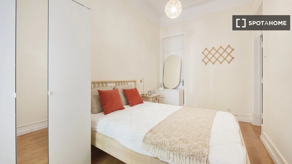 Double room Lisbon, 6 beds — photo 13