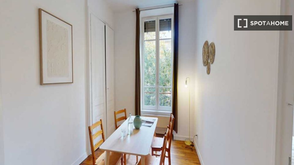 Double room Lyon, 4 beds, 80m² — photo 6