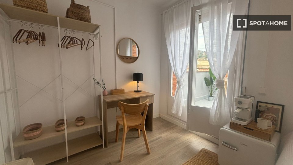 Double room Barcelona, 8 beds, 220m² — photo 15