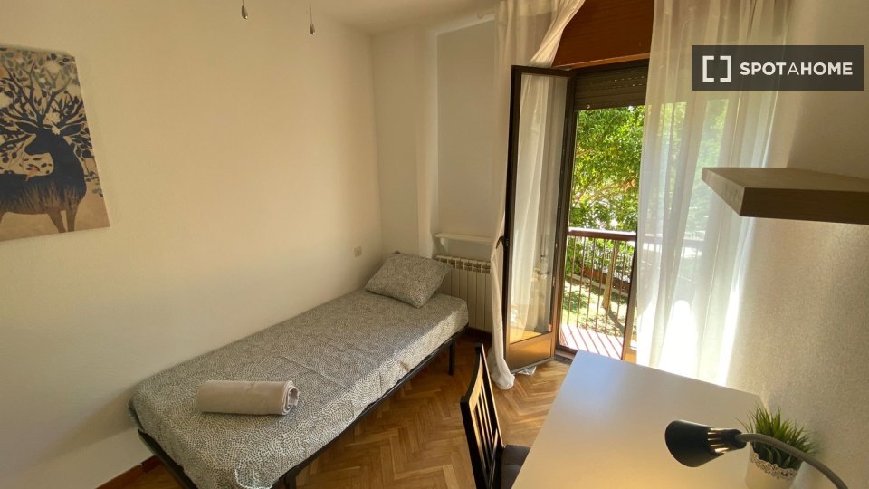 Double room Madrid, 5 beds — photo 19