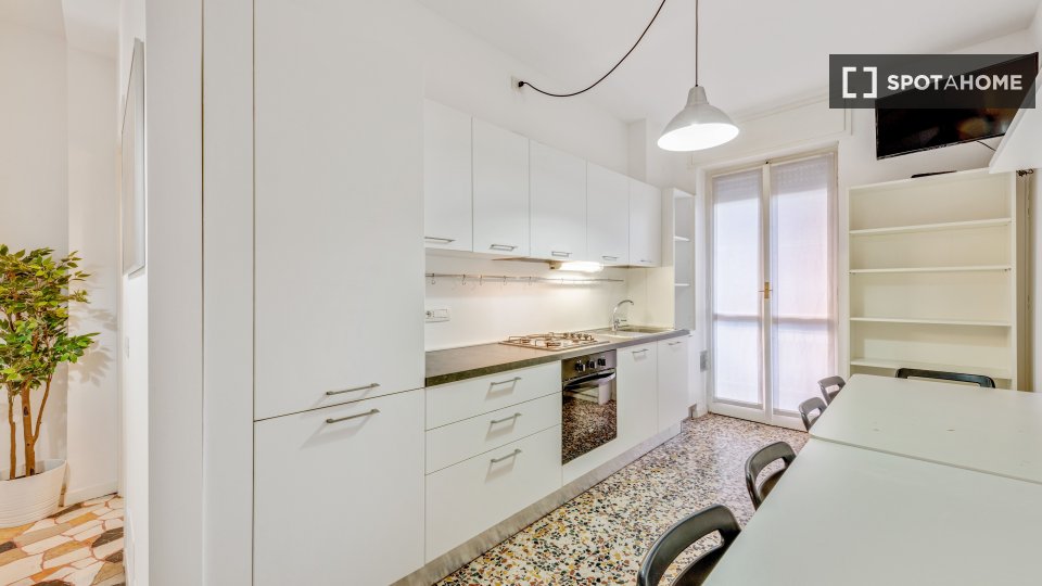 Double room Milan, 2 beds, 76m² — photo 10