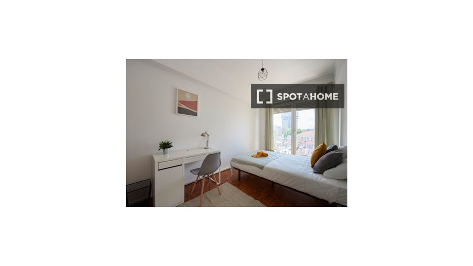 Double room Lisbon, 6 beds — photo 12