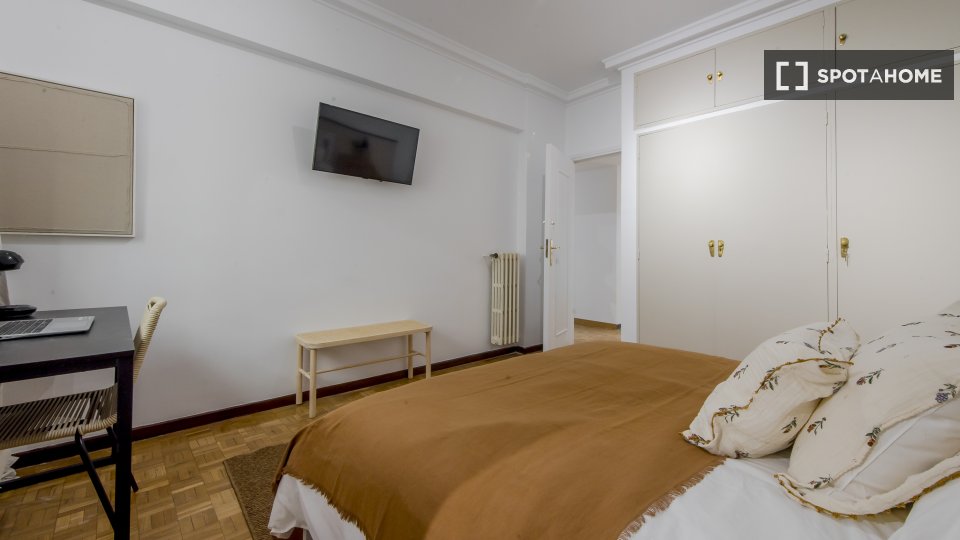 Double room Madrid, 8 beds — photo 8