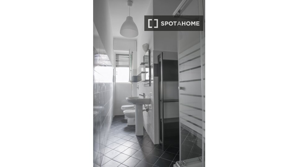 Double room Milan, 3 beds, 70m² — photo 7