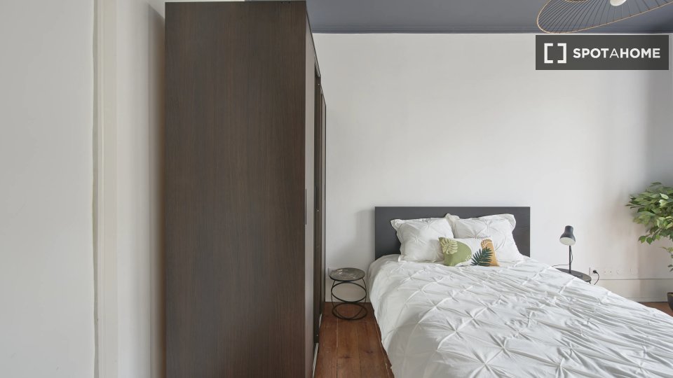 Double room Lisbon, 6 beds — photo 11