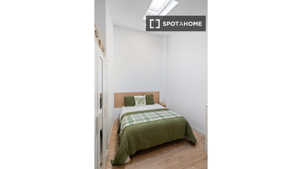 Double room Madrid, 4 beds, 140m² — photo 8