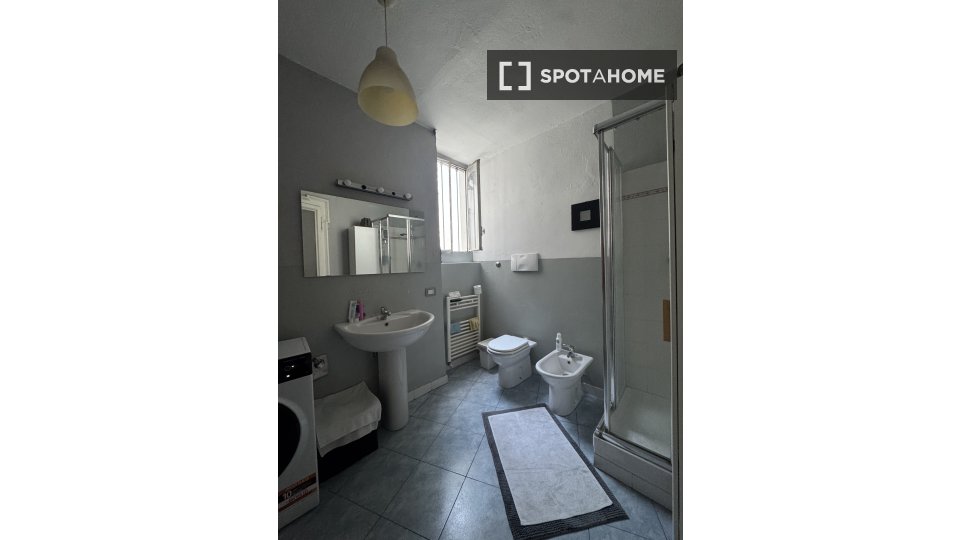 Double room Milan, 3 beds, 90m² — photo 3