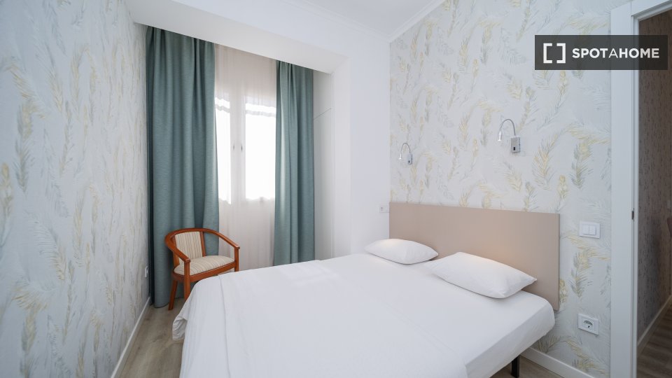 Stanza in appartamento condiviso con 4 camere da letto in affitto, Valencia - in Valencia